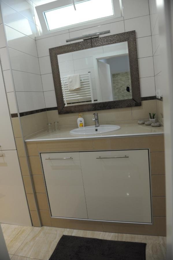 Apartmani Ivisic Vodice Eksteriør billede