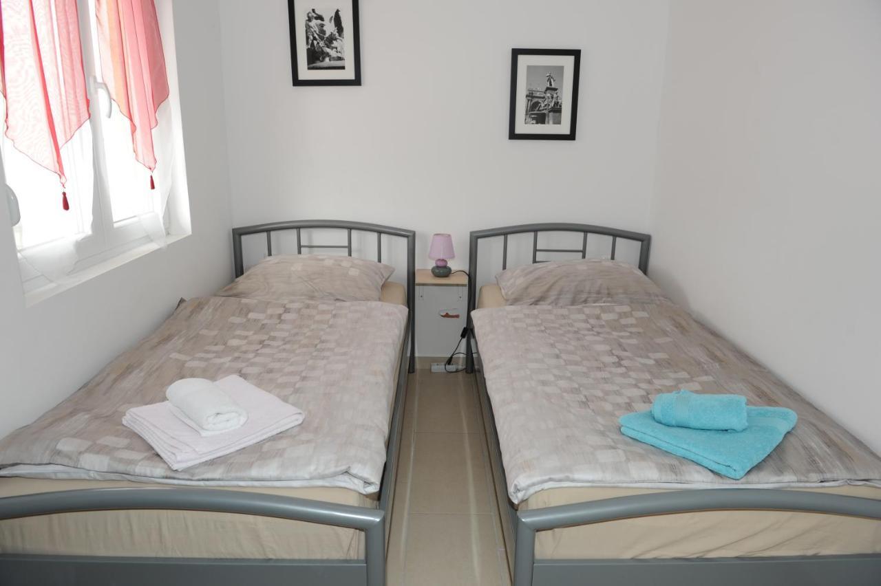 Apartmani Ivisic Vodice Eksteriør billede
