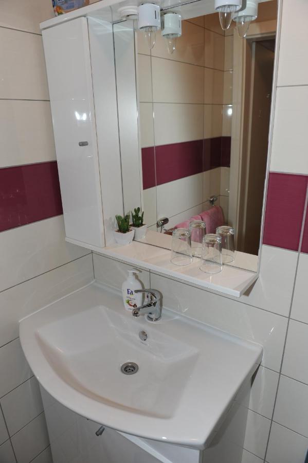 Apartmani Ivisic Vodice Eksteriør billede