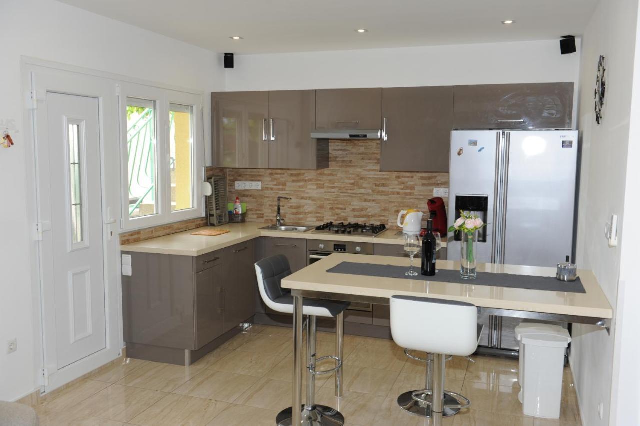 Apartmani Ivisic Vodice Eksteriør billede