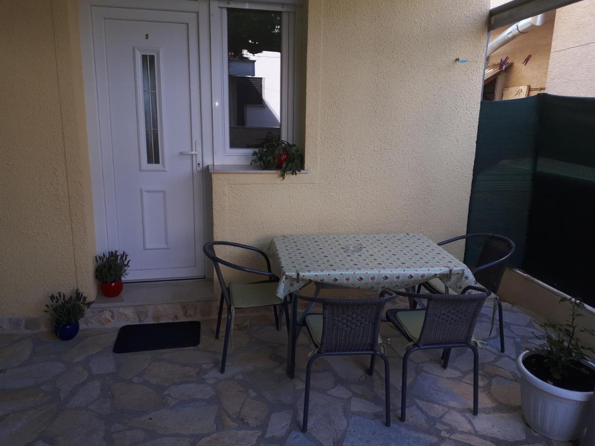 Apartmani Ivisic Vodice Eksteriør billede